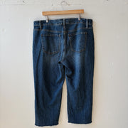 SIZE 18 | Medium Wash Jeans