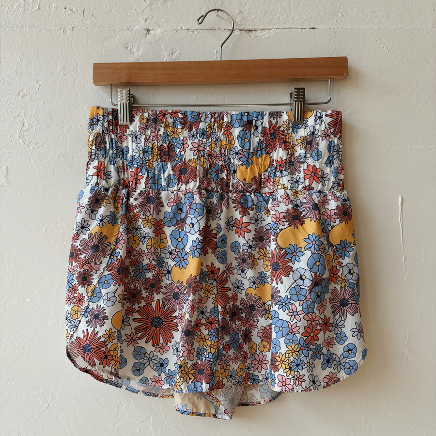 SIZE M | Floral Athletic Shorts