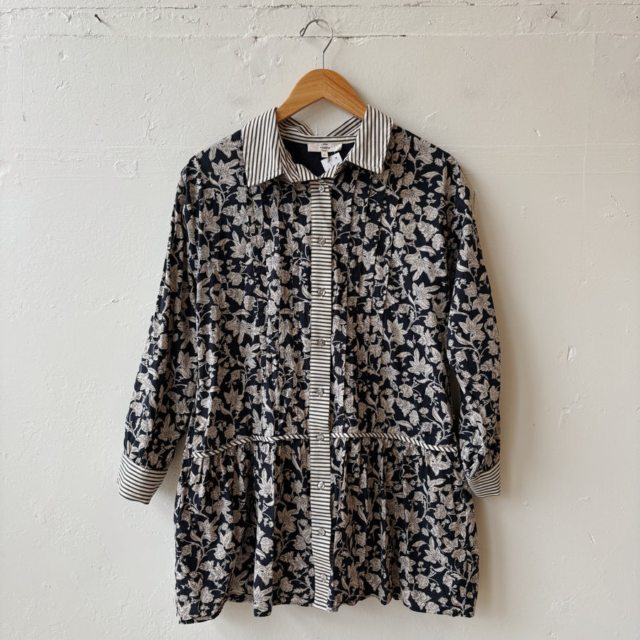 SIZE S | Patterned Button Up