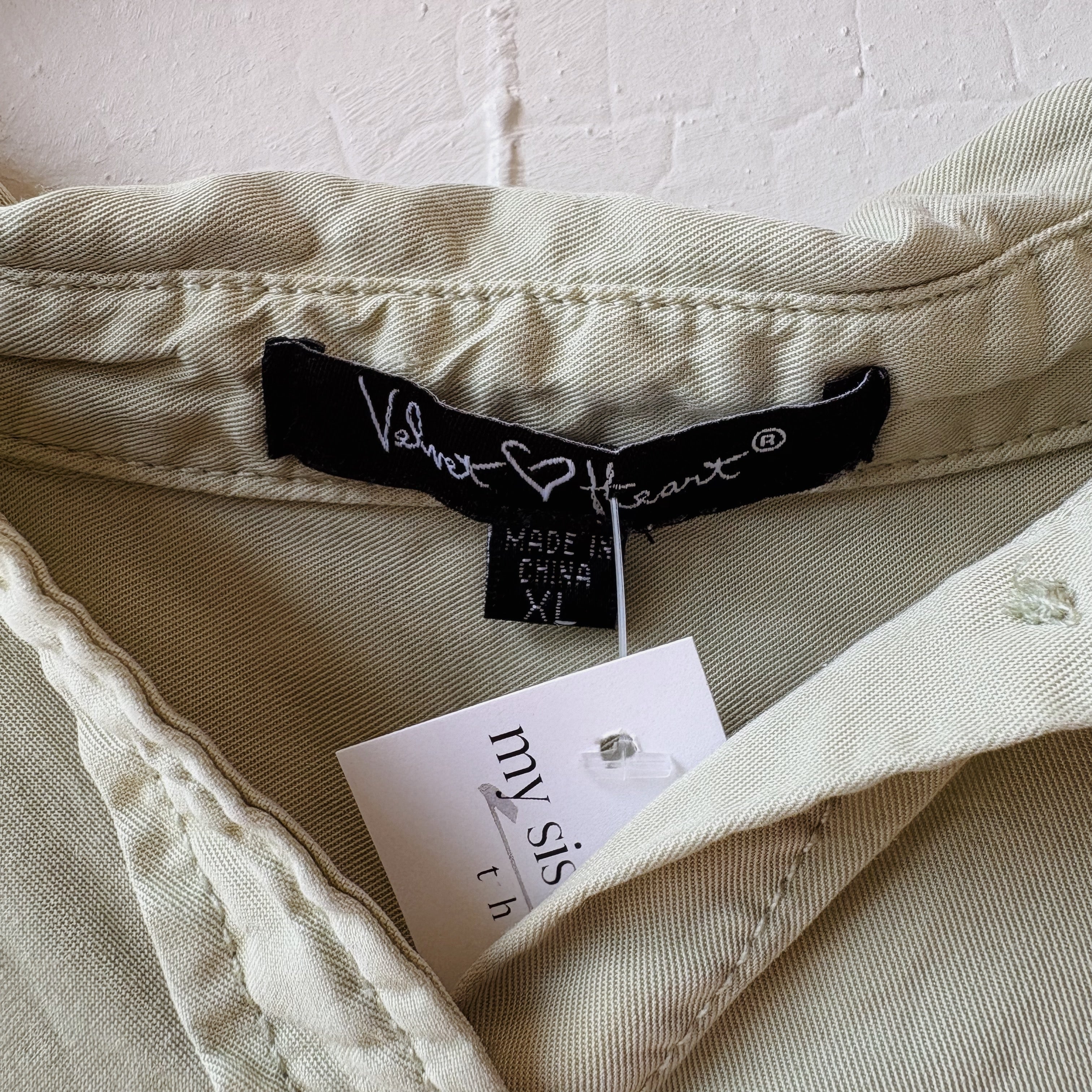 SIZE XL | Green Button Up