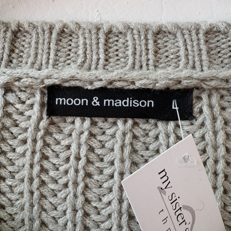 SIZE L | Green Sweater