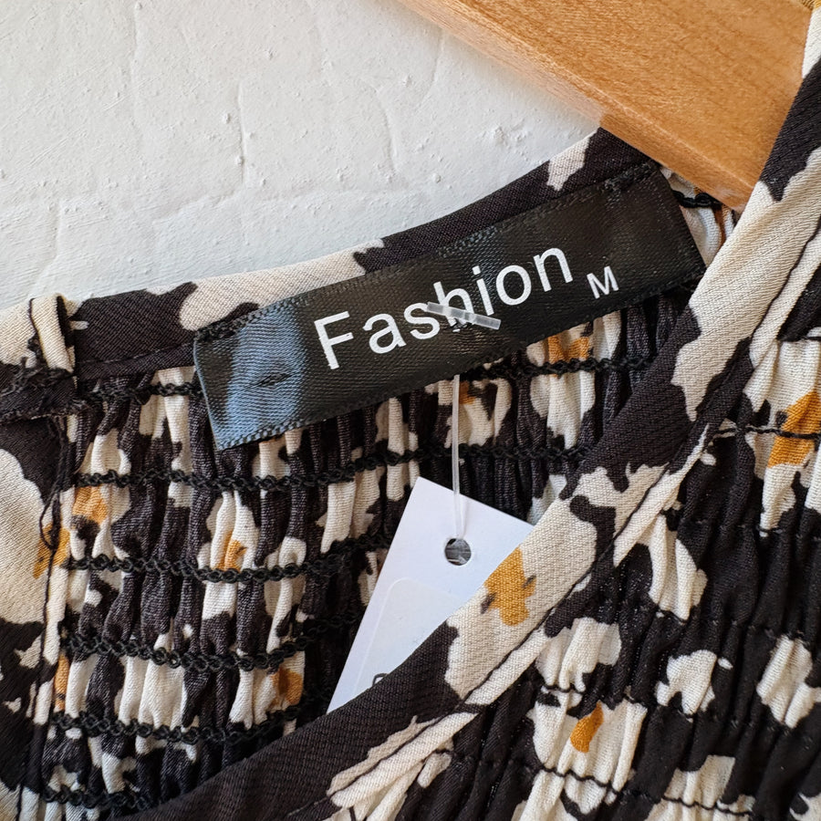 SIZE M | Black Floral Top