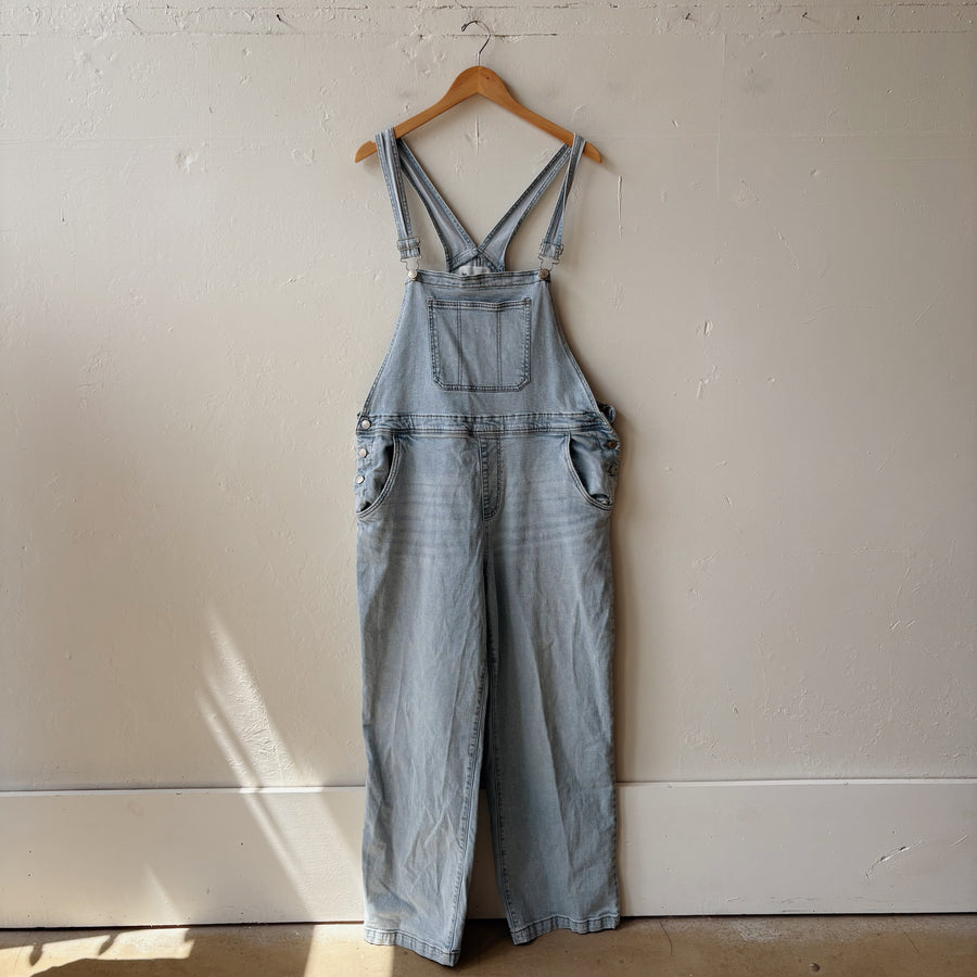 SIZE XL | Lightwash Overalls