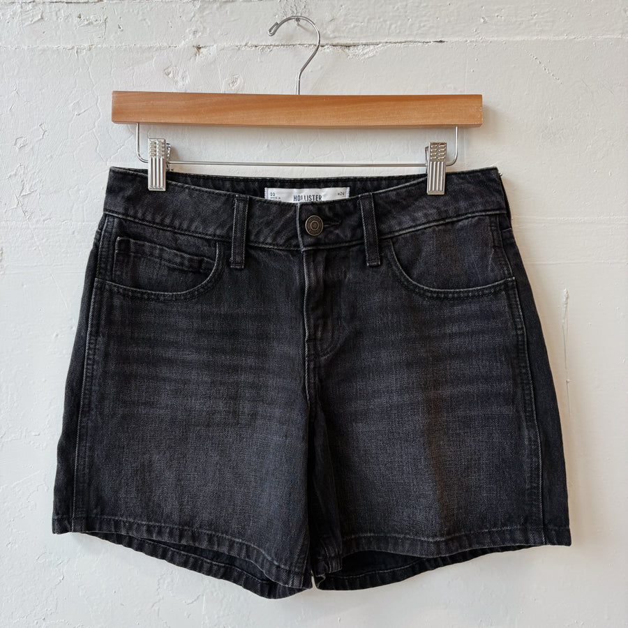 SIZE 00 | Black Shorts