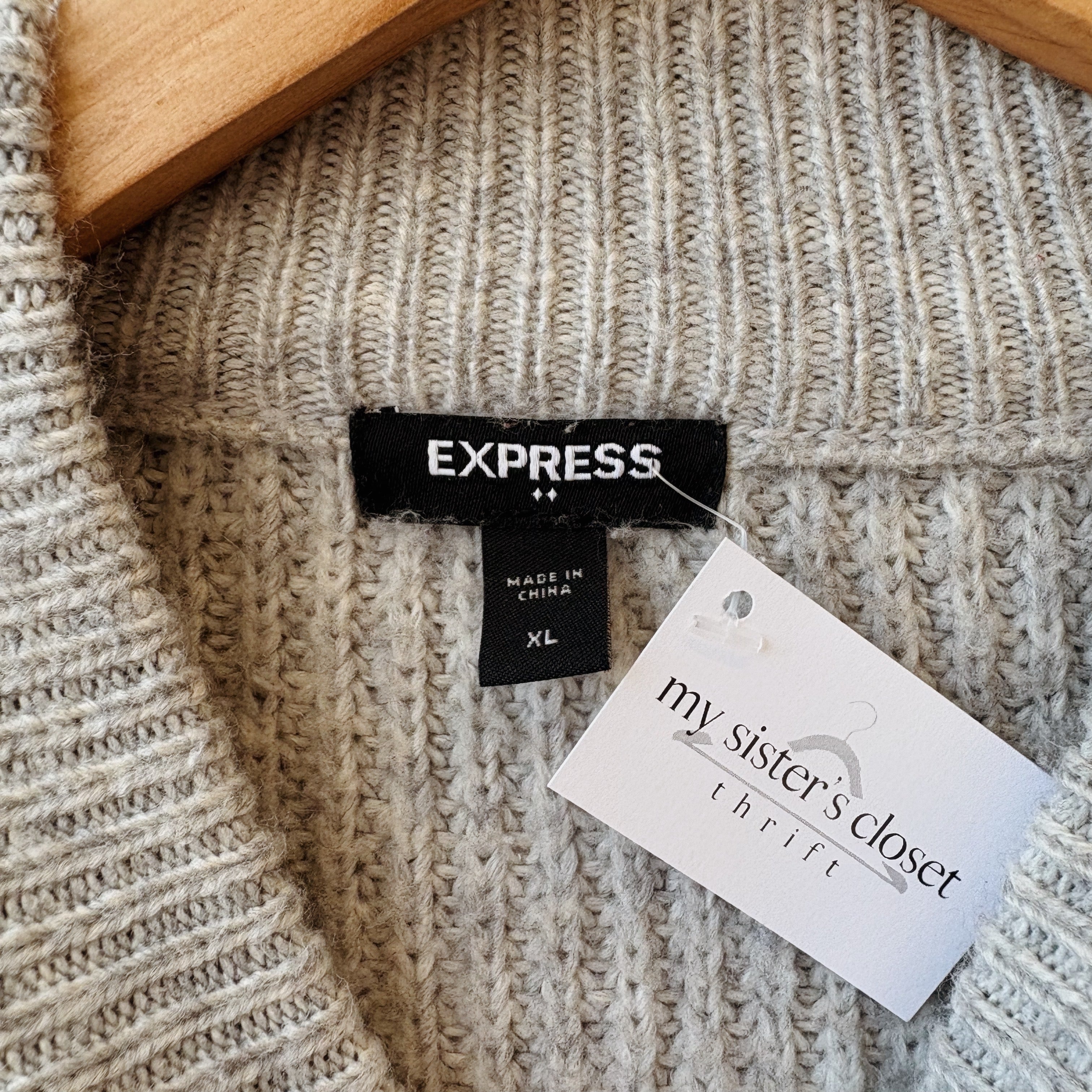 SIZE XL | Gray Sweater