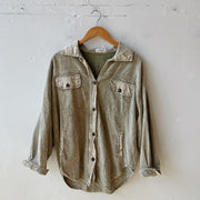 Size M | Green Button Up