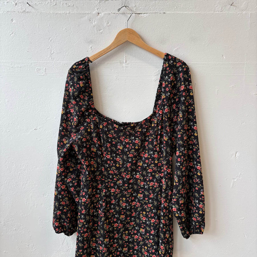 SIZE XL | Black Floral Dress