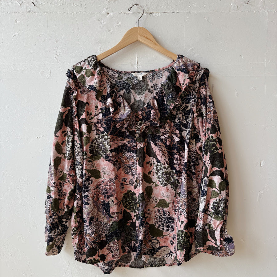 SIZE 1X | Floral Button Up Top