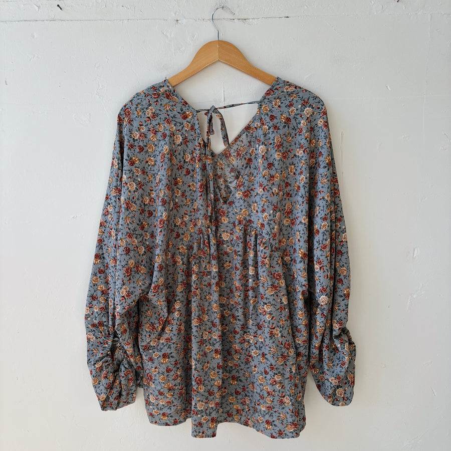 SIZE 1XL | Blue Floral Top