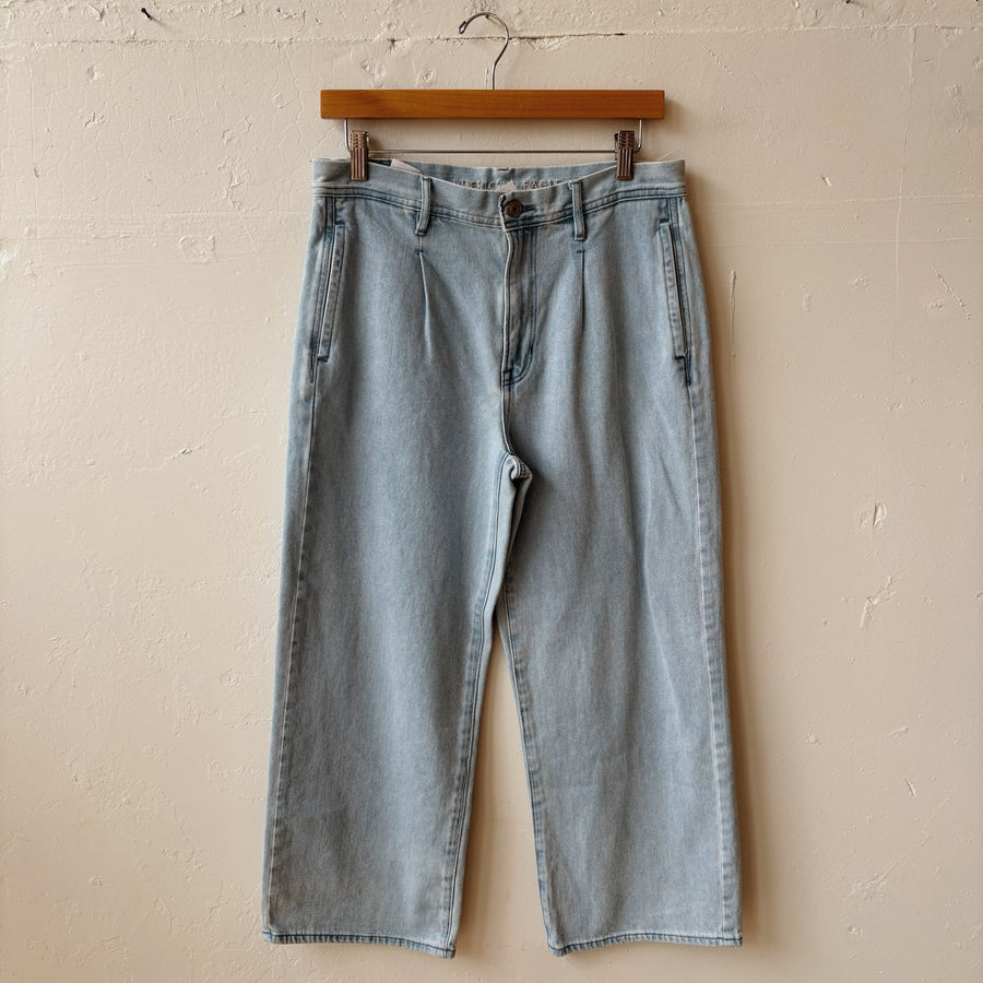 SIZE 6 | AE Light Jeans