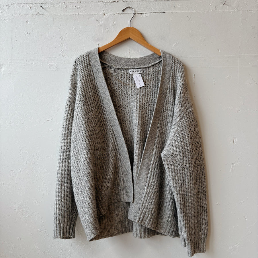 SIZE 2X | Grey Cardigan