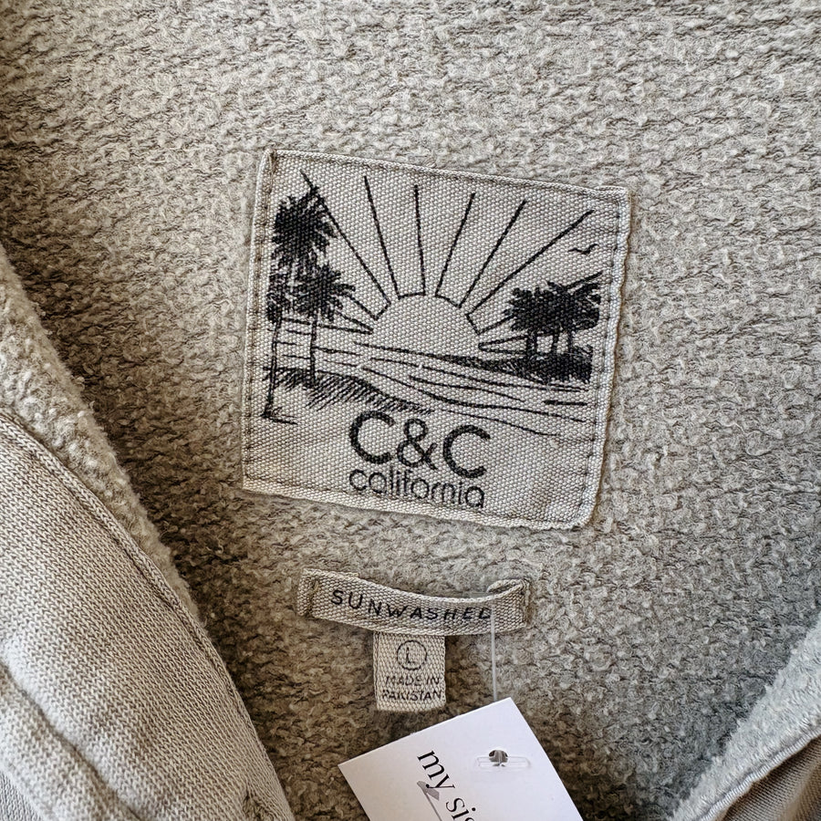 SIZE L | Green Button Up