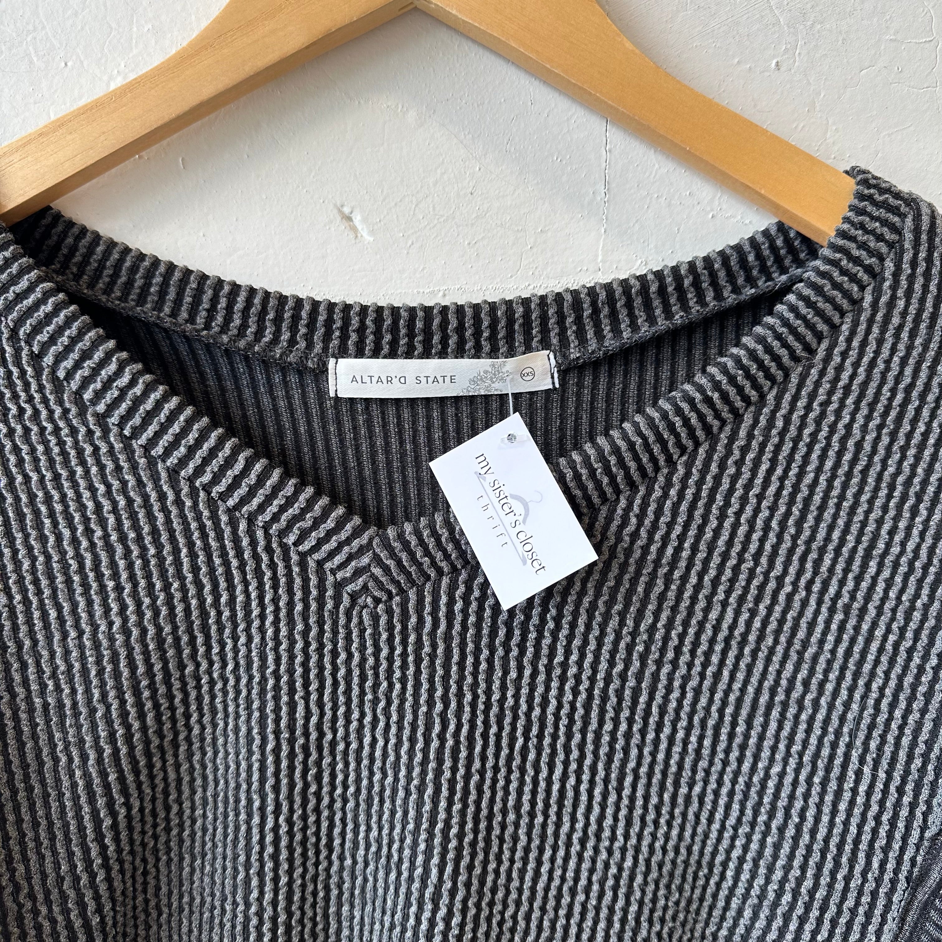 SIZE XS | Altar’d State Ribbed Top