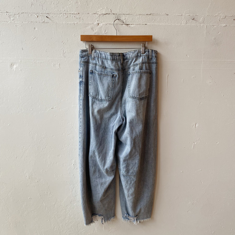 SIZE 9/29 | Barrel Jeans