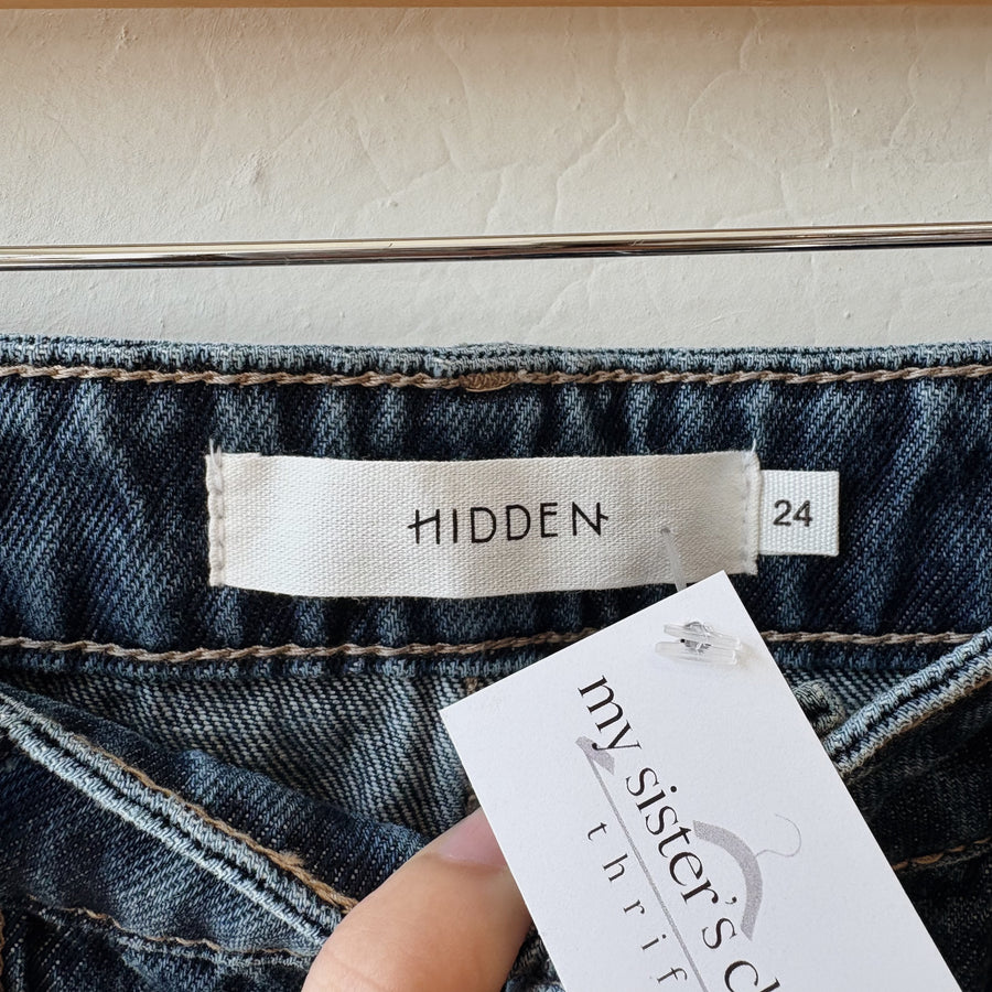 SIZE 24 | Distressed Jeans