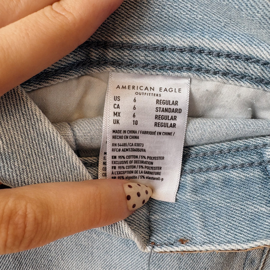 SIZE 6 | AE Light Jeans