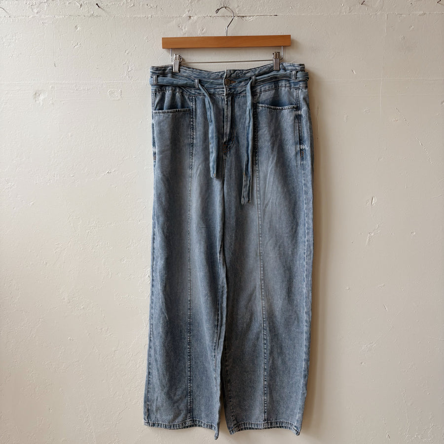 SIZE 14 | Wide Leg Jeans