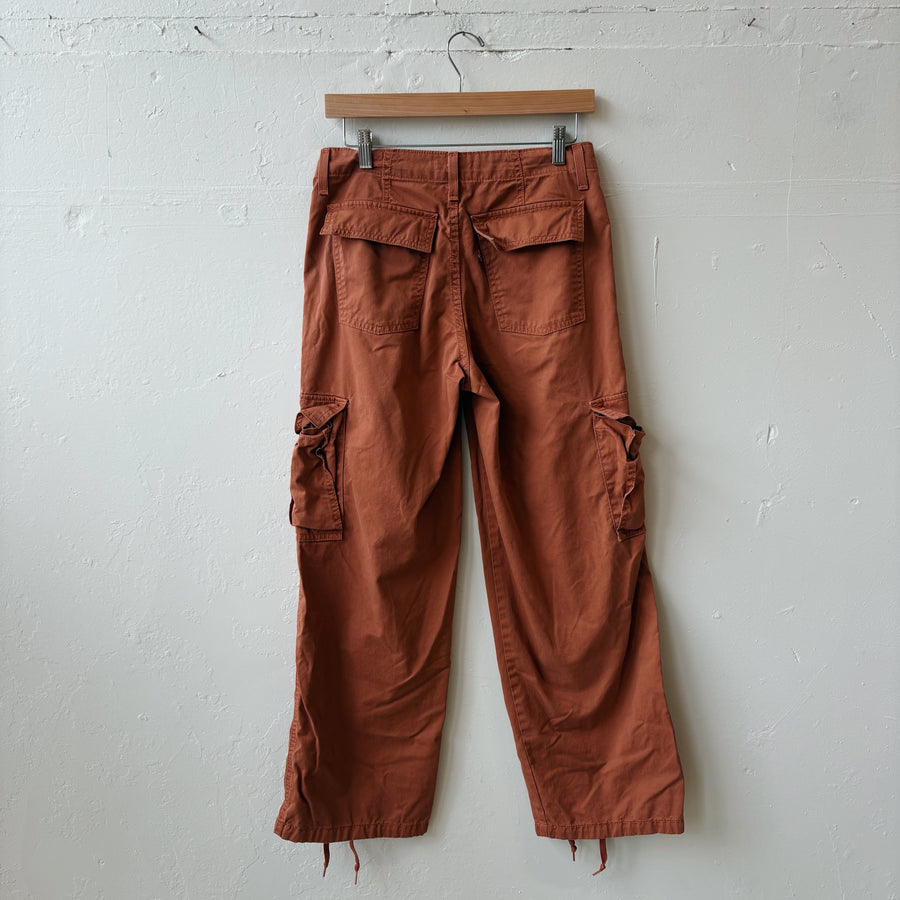 SIZE 26 | Levi Cargo Pants