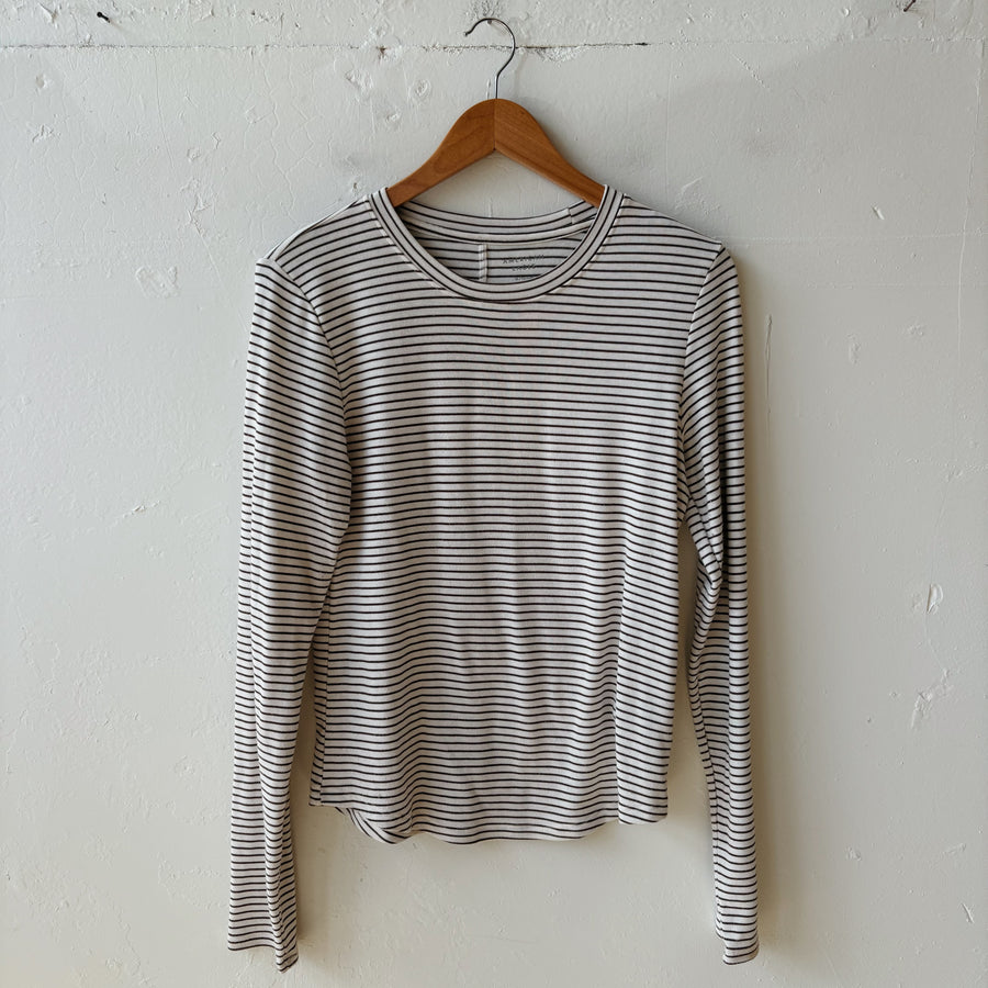Size XL | AE Striped Top