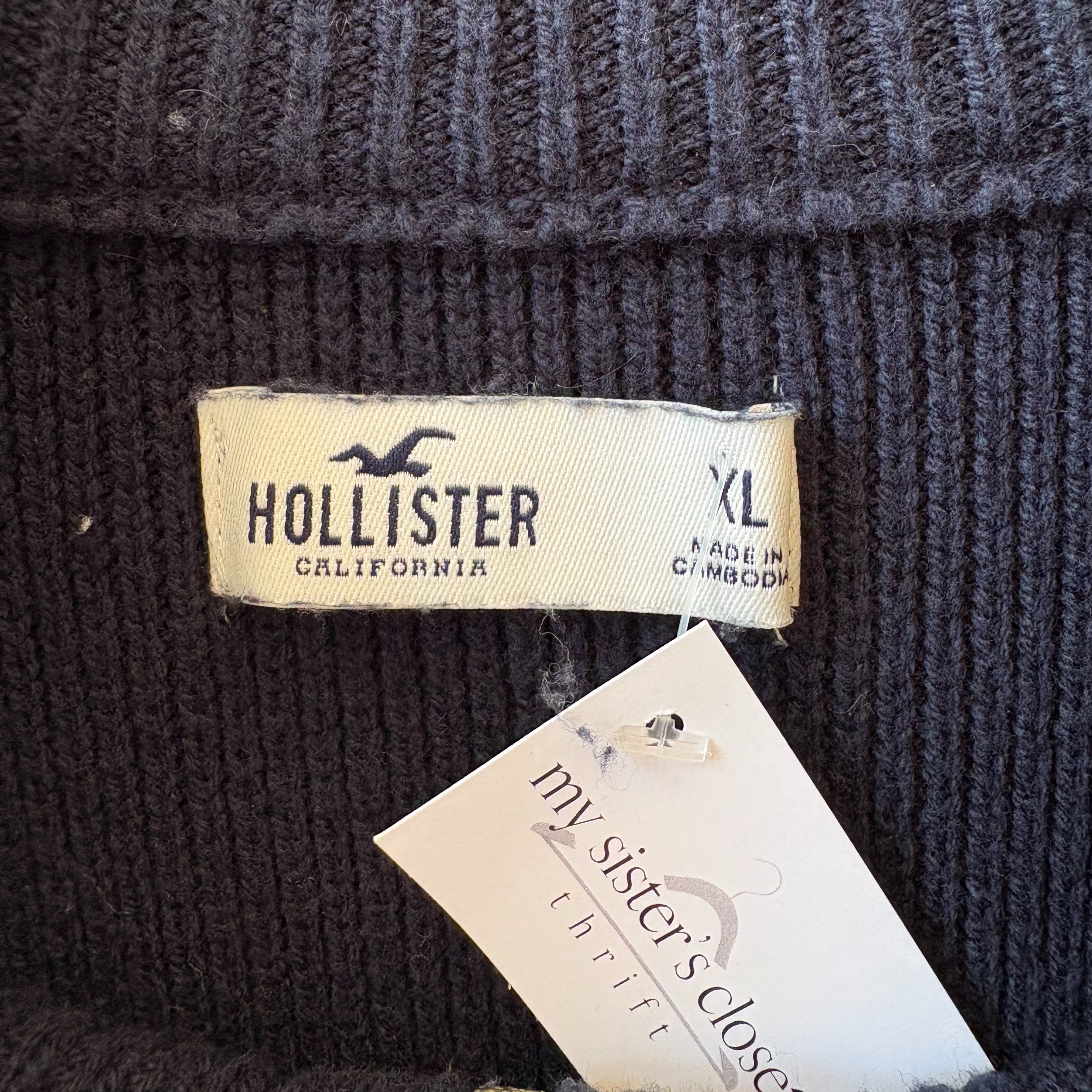 SIZE XL | Navy Striped Sweater