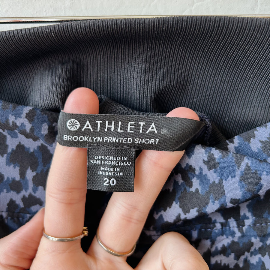 SIZE 20 | Athleta Print Shorts