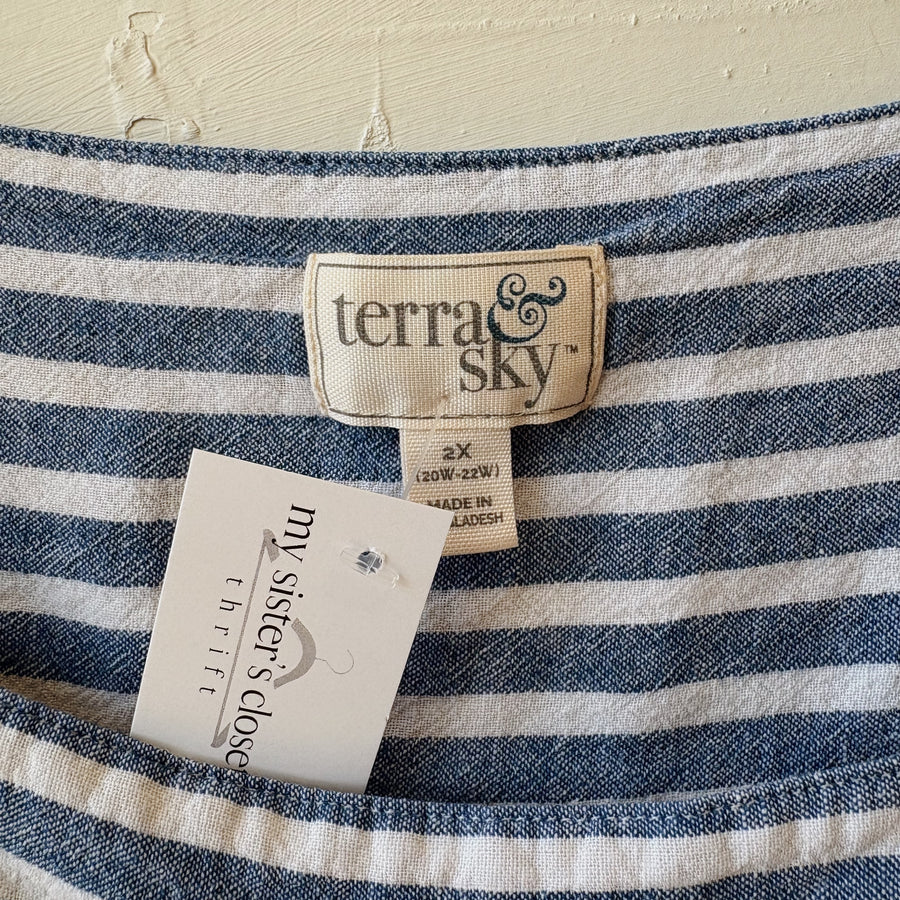 SIZE 2X | Blue Striped Top