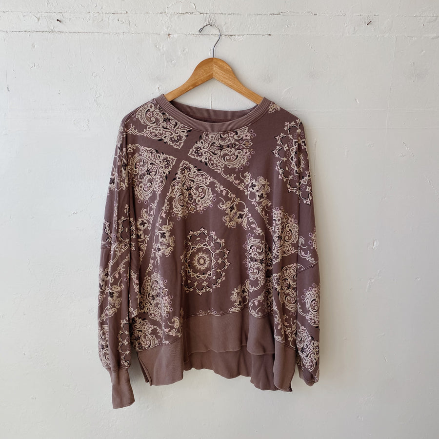 SIZE XL | AE Crewneck