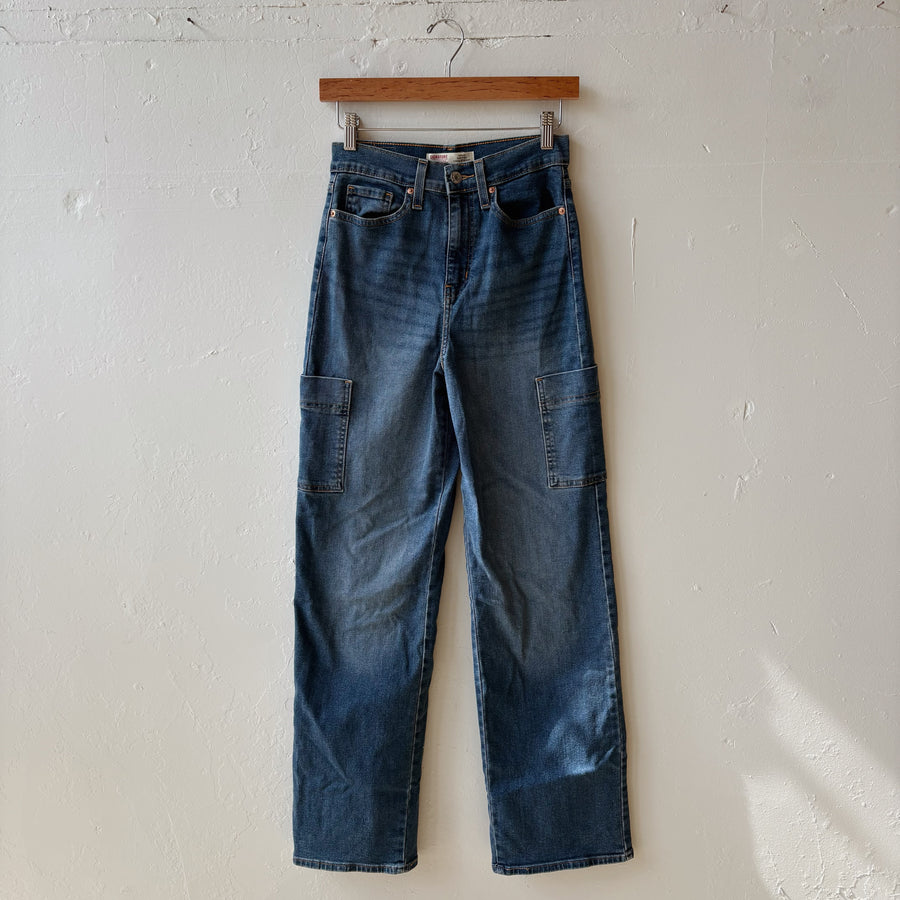 Size 0 | Levi Cargo Jeans