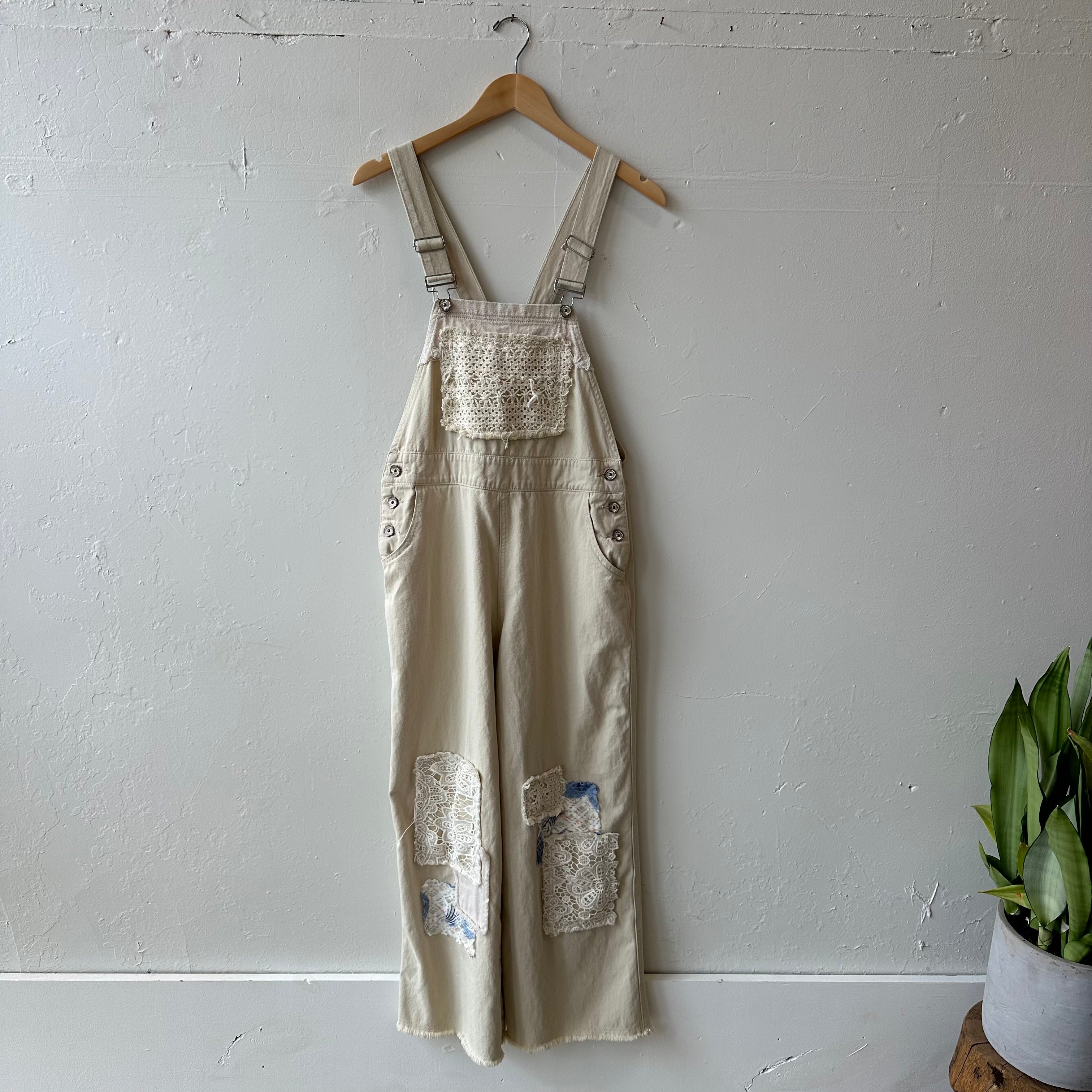 SIZE S | Detailed Cream Overalls