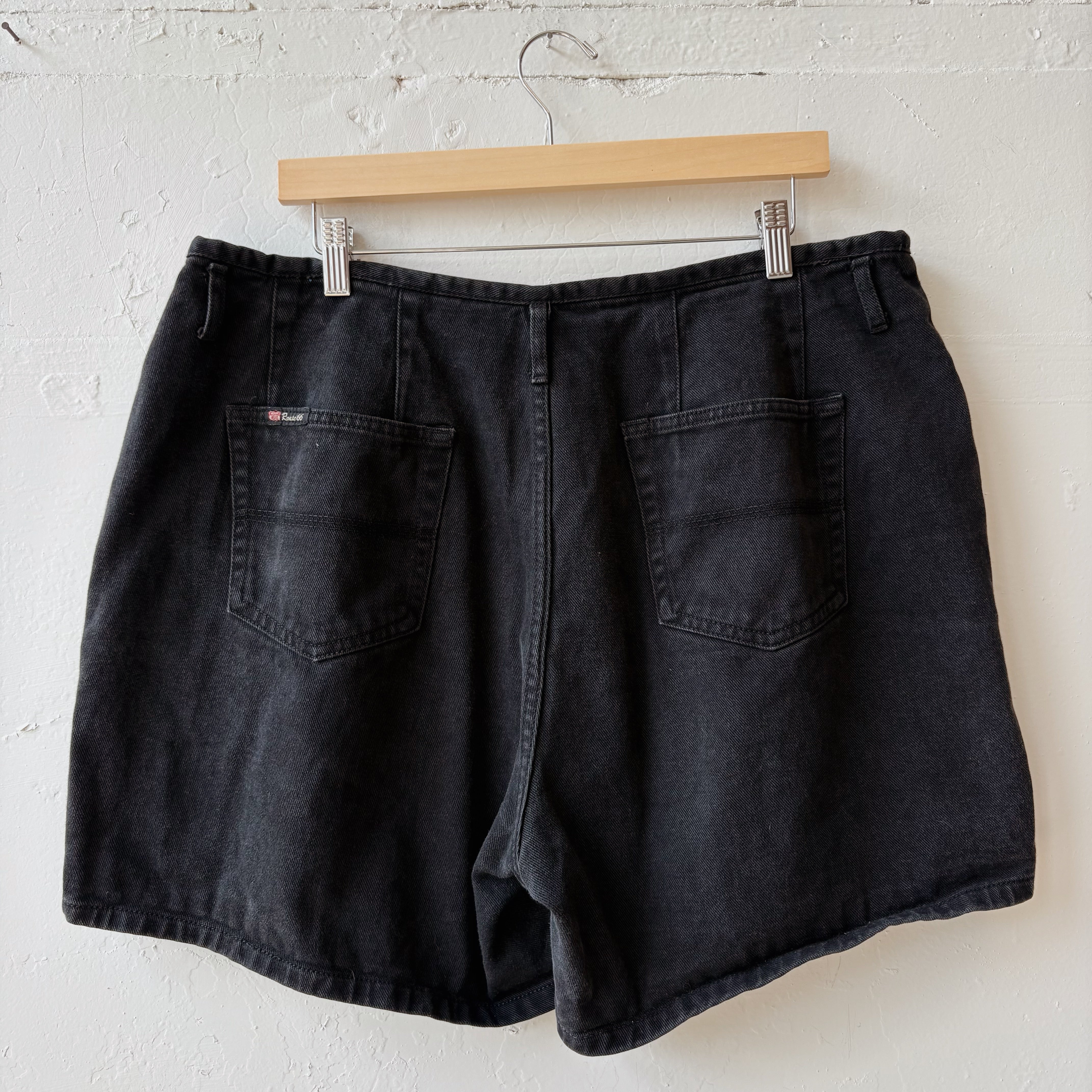 SIZE 20 | Black Jean Shorts