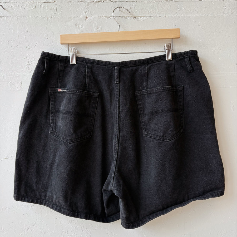 SIZE 20 | Black Jean Shorts
