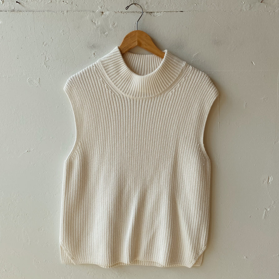 Size M | Abercrombie Vest