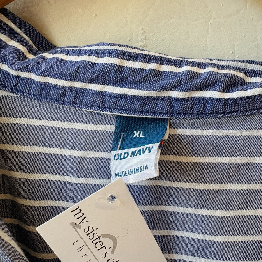 SIZE XL | Striped Button Up