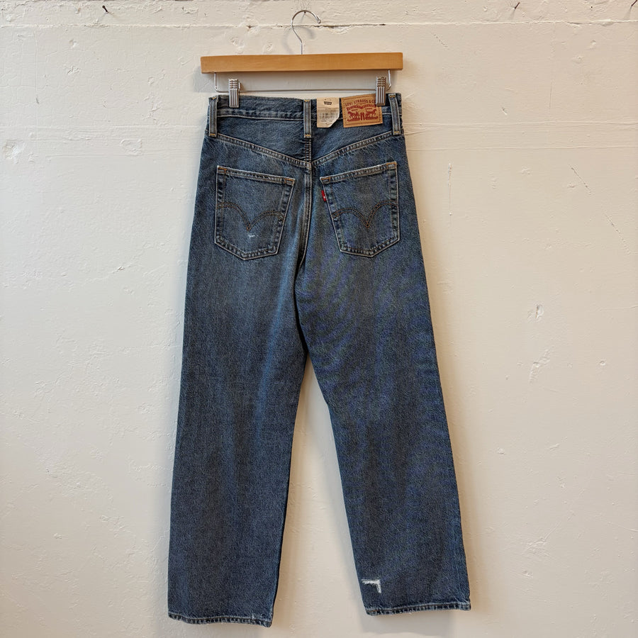 SIZE 26 | Levi Straight Ankle Jeans