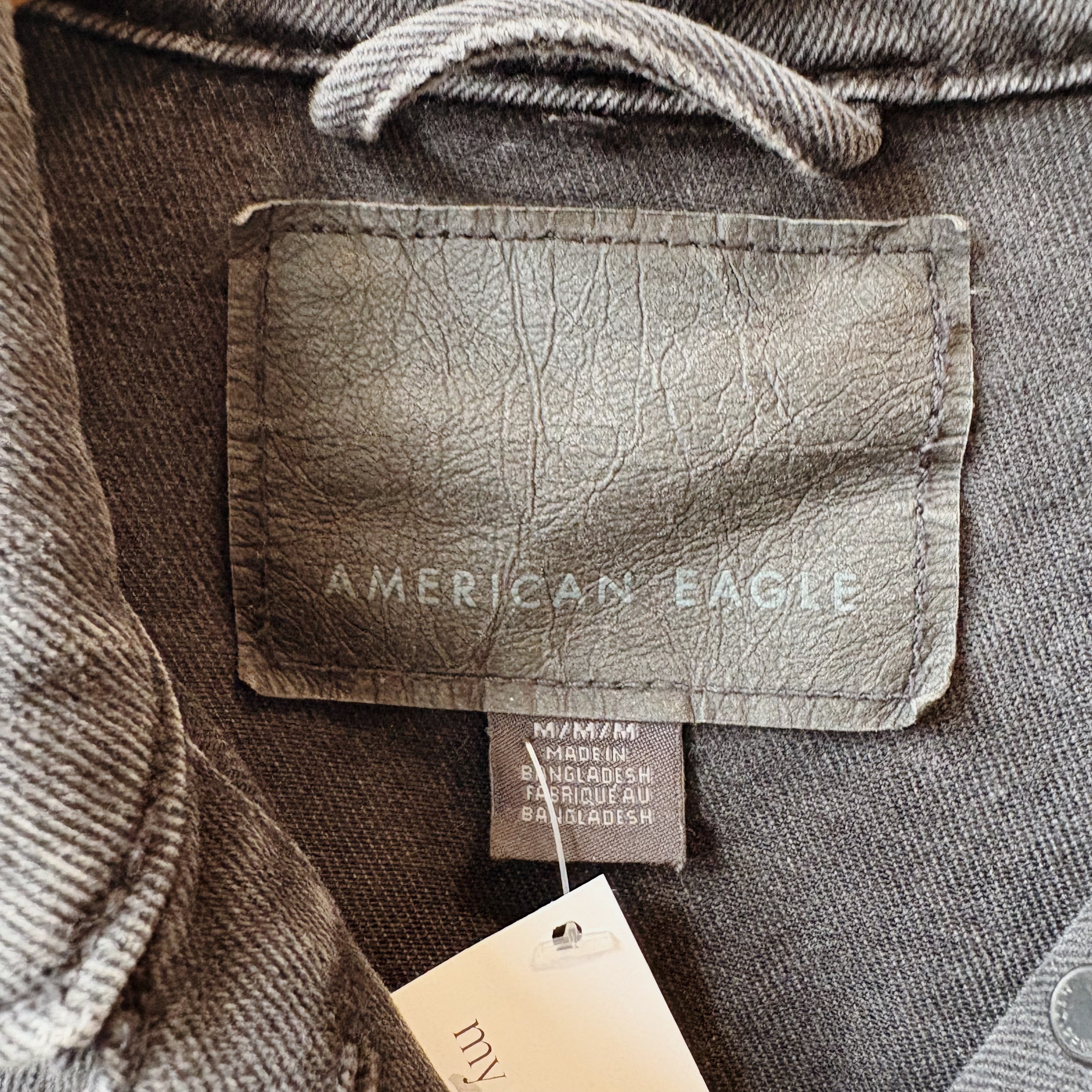 SIZE M | AE Distressed Denim Jacket