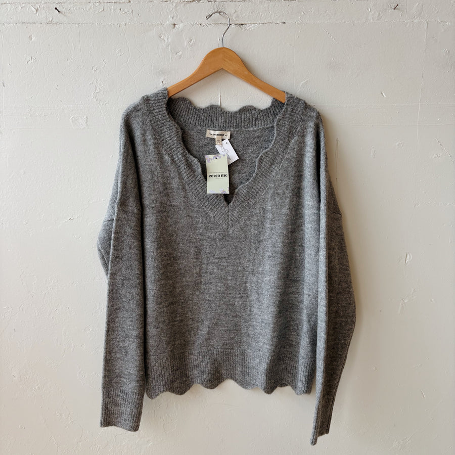 SIZE M/L | Grey Sweater