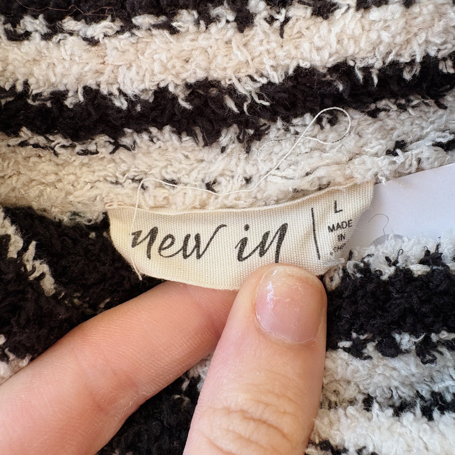 SIZE L | Striped Sweater