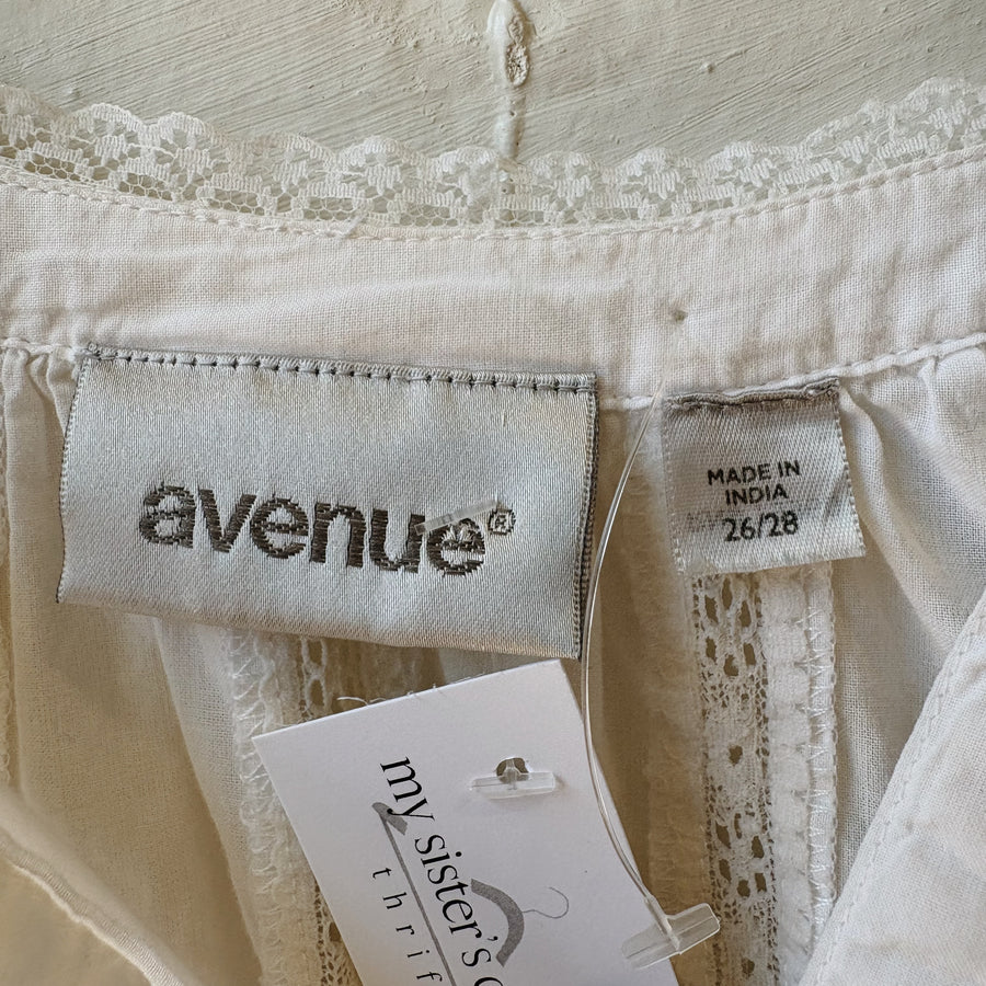 SIZE 26/28 | White Top