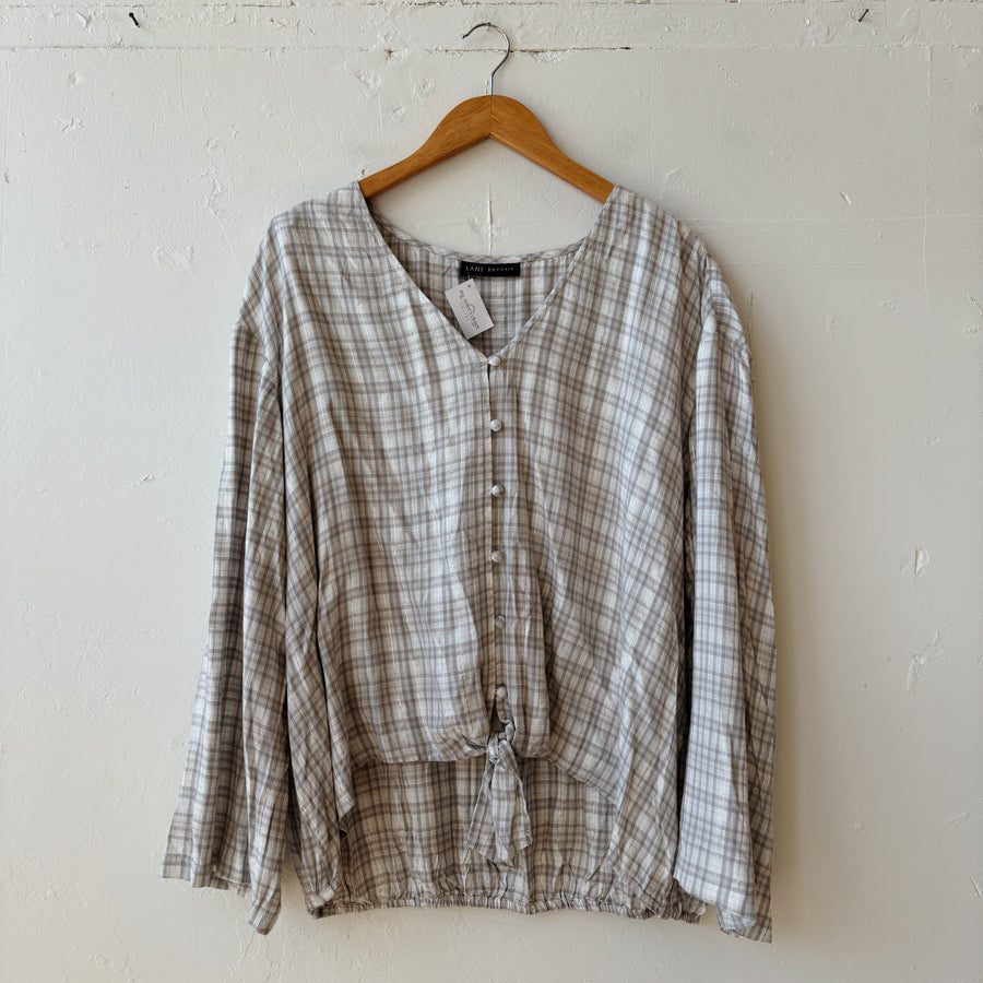 SIZE 20 | Gray Plaid Top