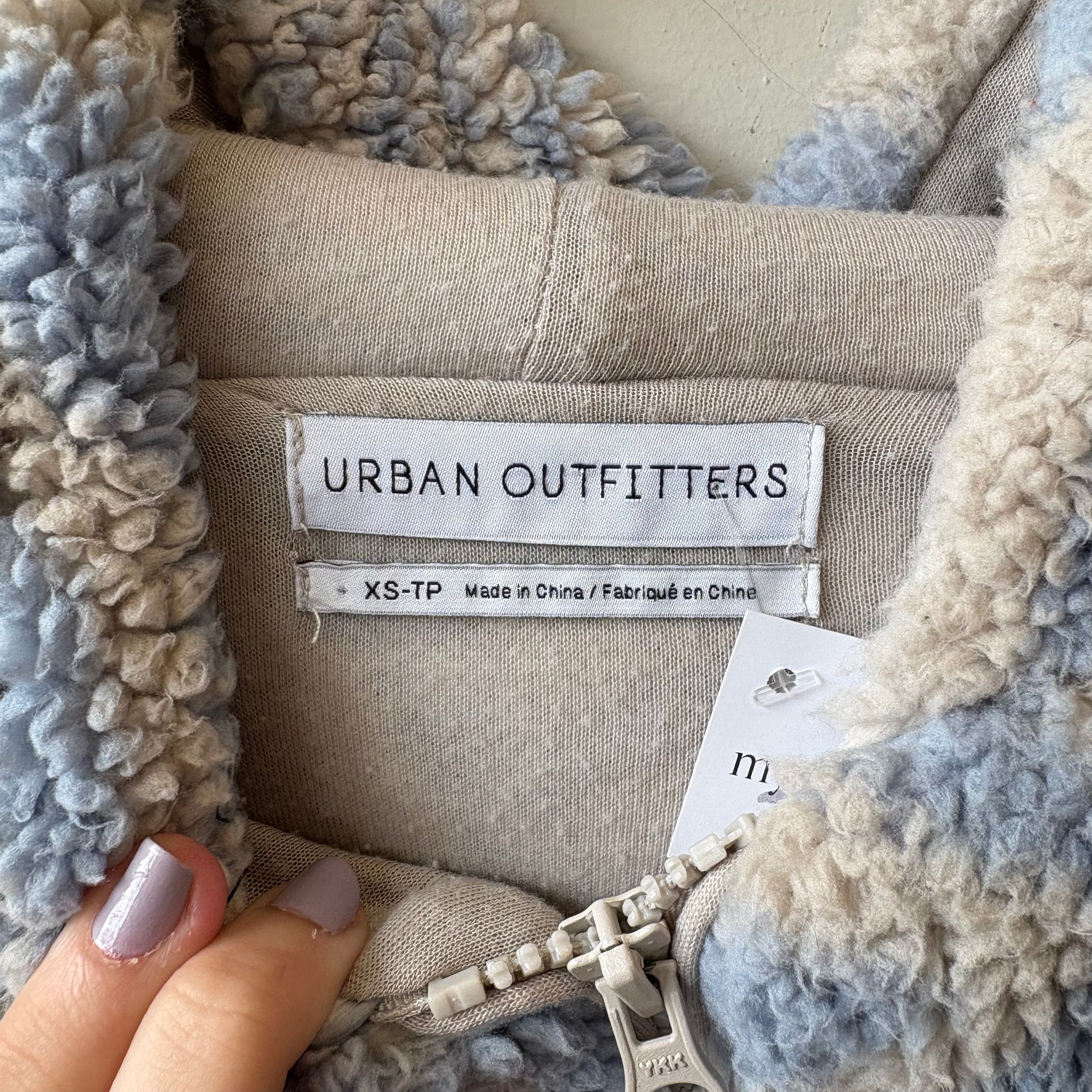 SIZE XS | Urban Outfitters Sherpa Zip Up