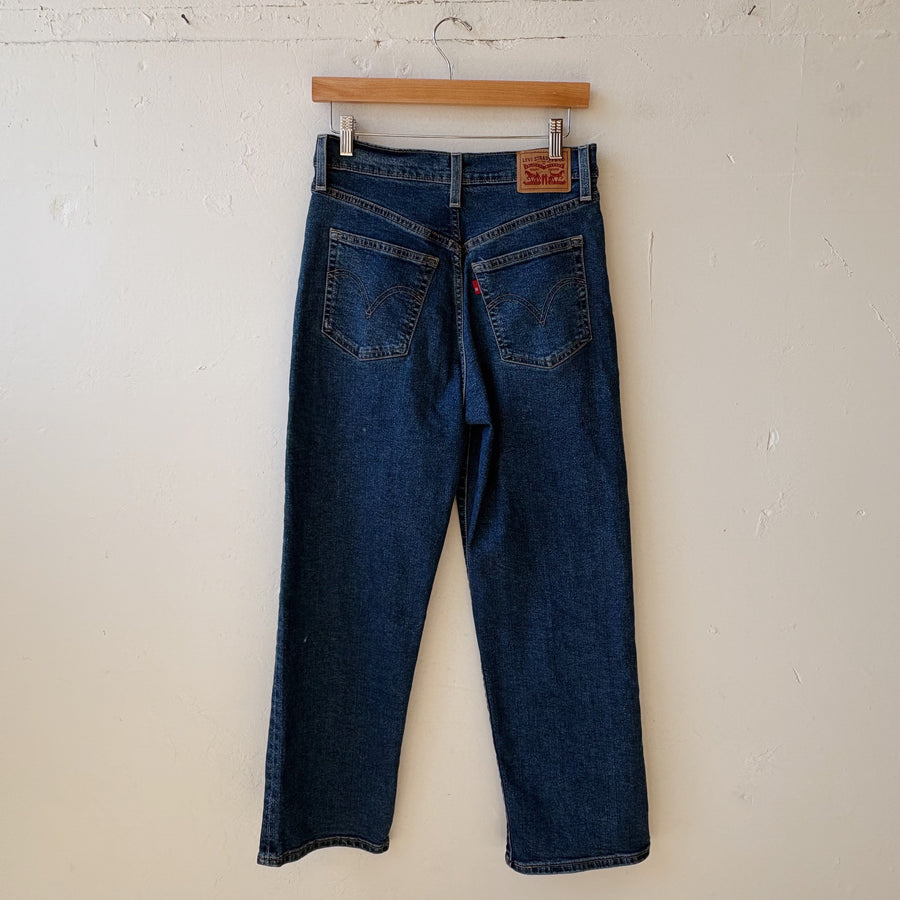 SIZE 28 | Levi Straight Ankle Jeans