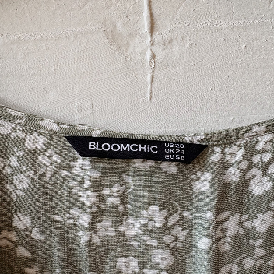 SIZE 20 | Green Floral Dress
