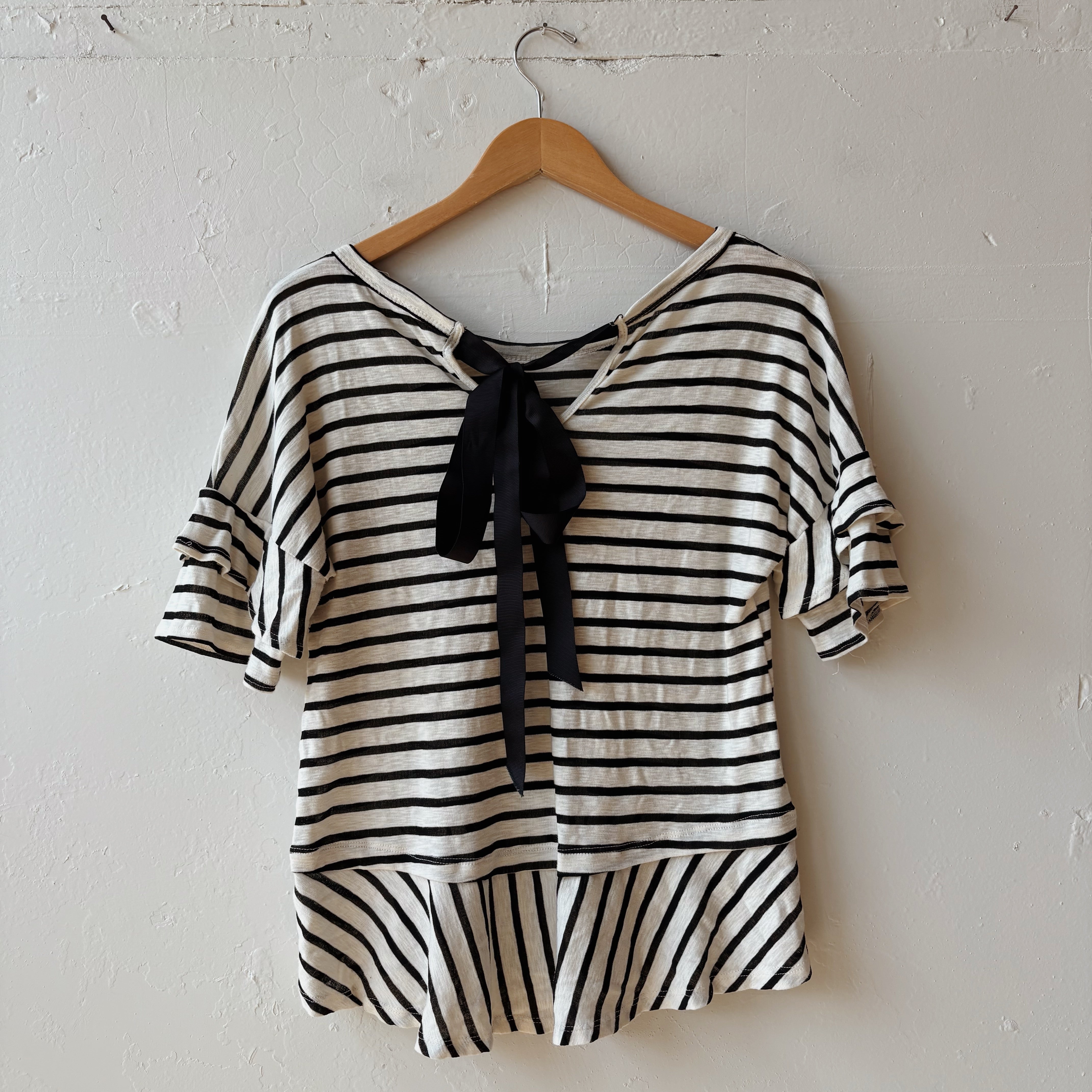 SIZE S | Black and White Striped Top