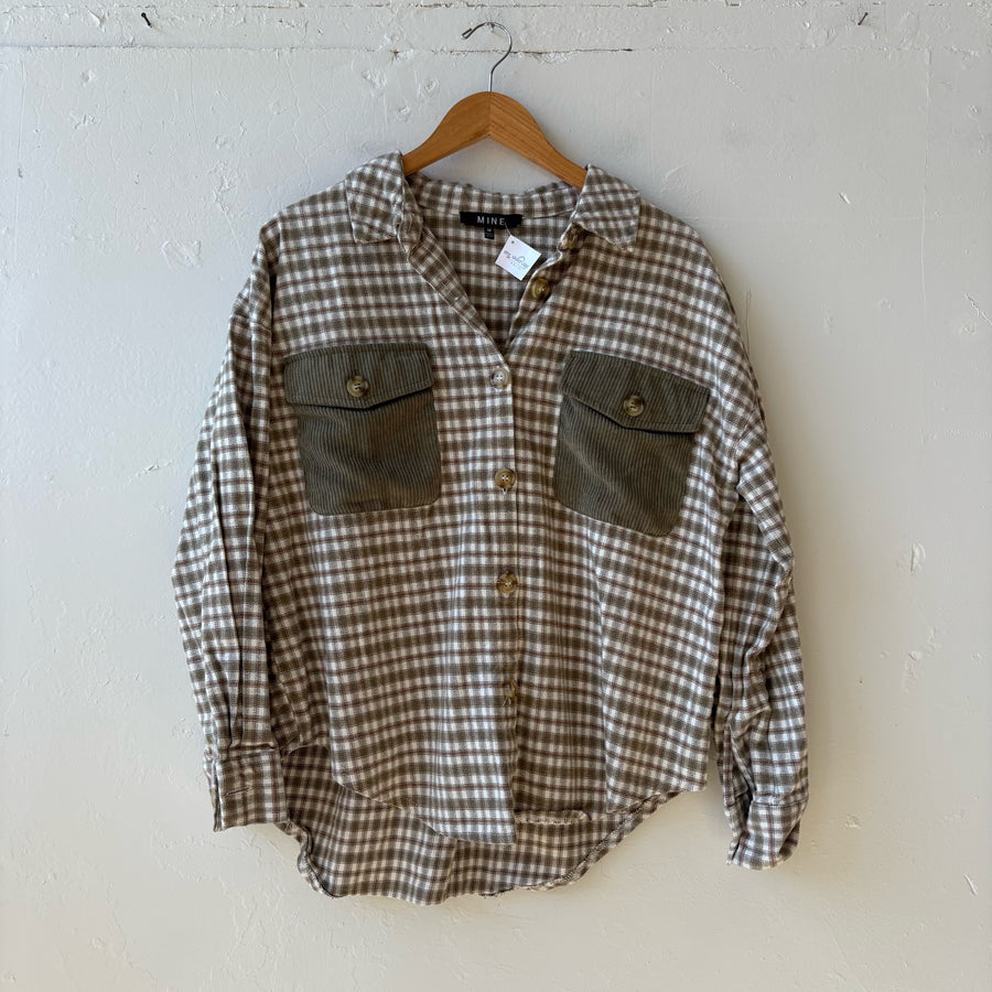SIZE M | Green Button Up