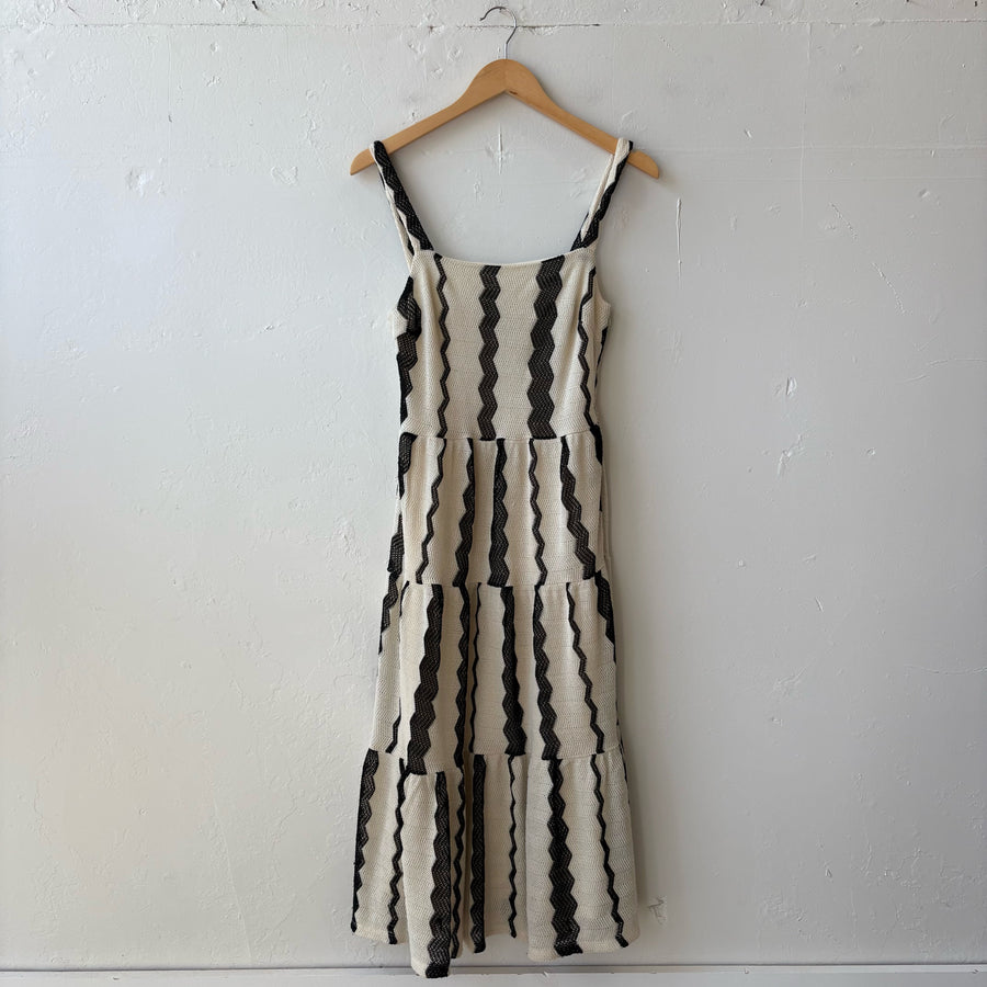 SIZE M | Black & White Detailed Dress