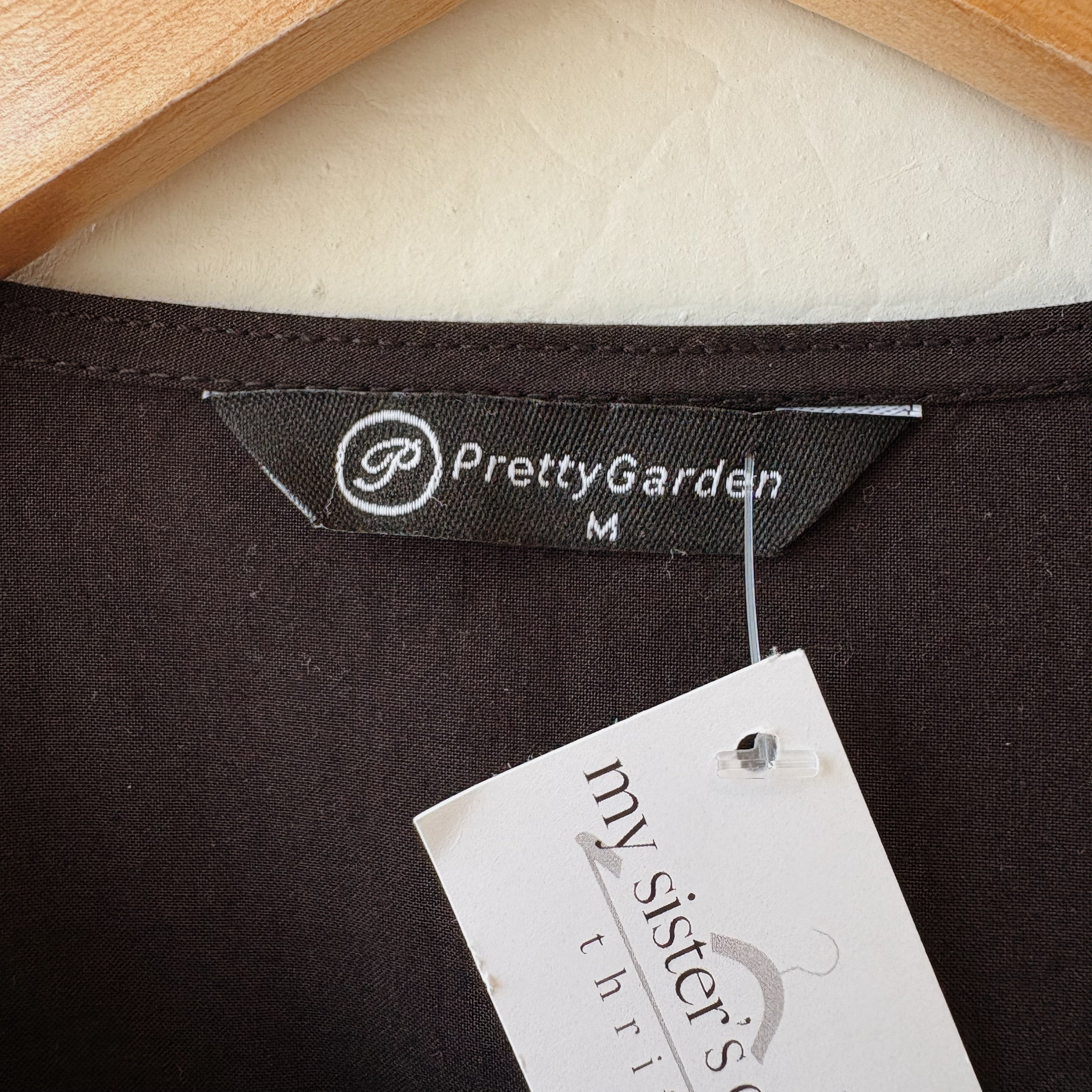 SIZE M | Black Button Up