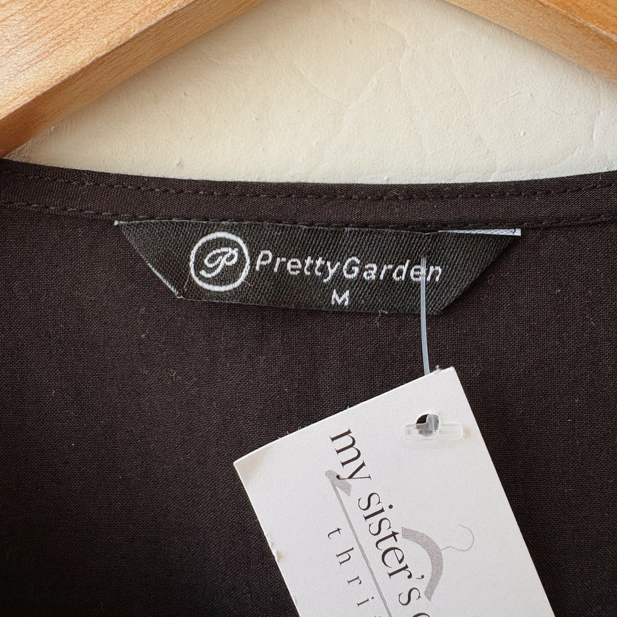 SIZE M | Black Button Up