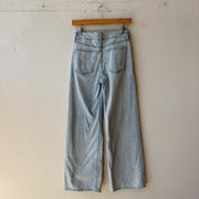 SIZE 0 | Light Wash Jeans