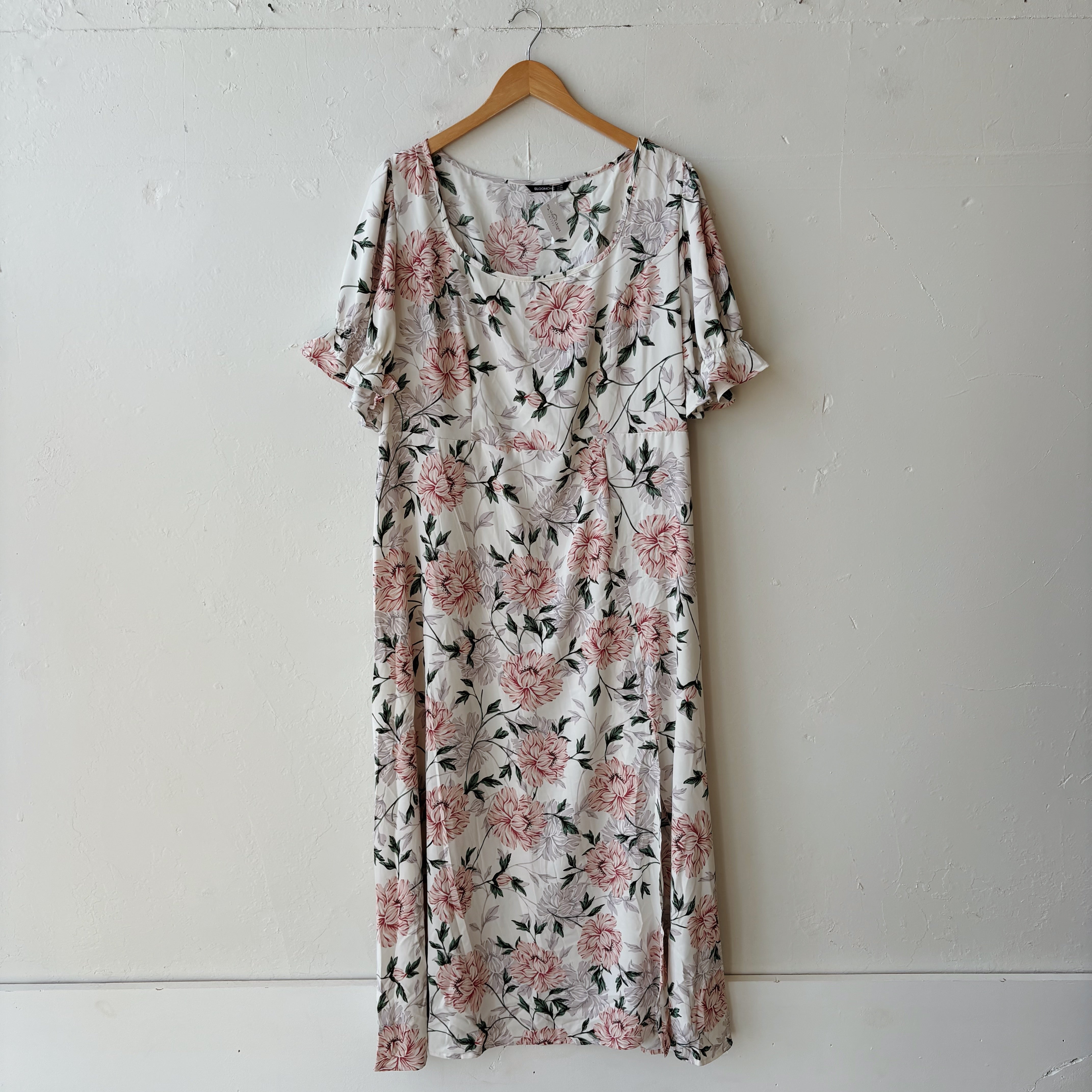SIZE 20 | White Floral Dress