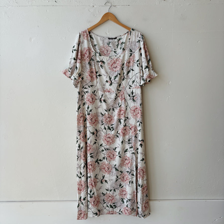 SIZE 20 | White Floral Dress